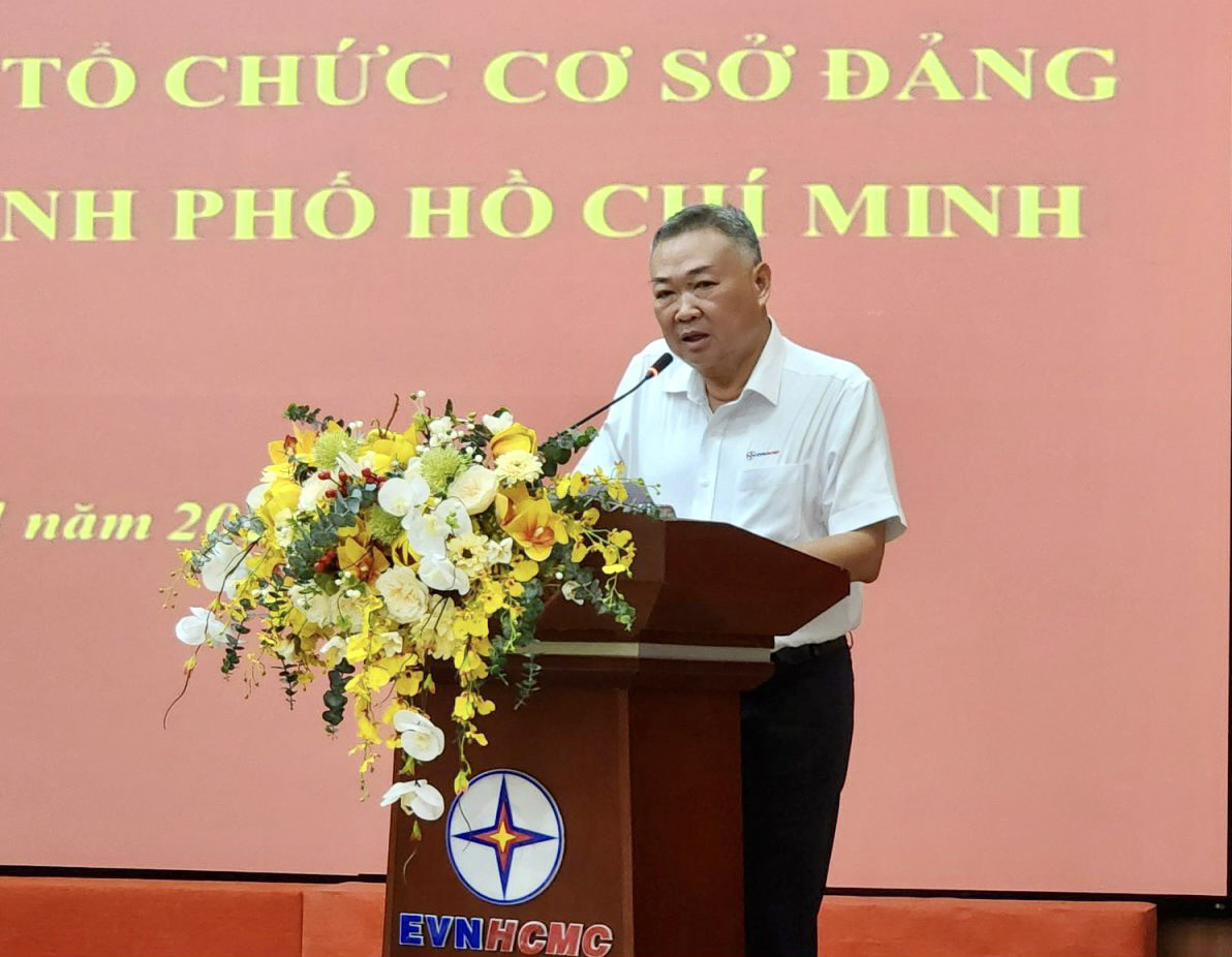 Đồng chí Phạm Quốc Bảo - Bí thư Đảng ủy, Chủ tịch Hội đồng thành viên Tổng Công ty phát biểu tại buổi lễ.